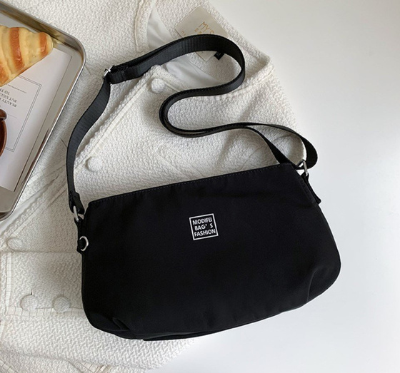 TOREBKA na ramię mała damska LISTONOSZKA młodzieżowa torba