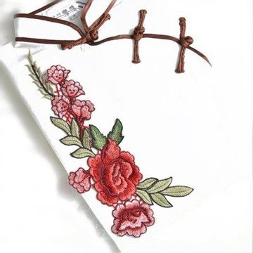 Naszywka haft róża w towarzystwie I