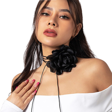 Naszyjnik CHOKER ozdobny RÓŻA na szyję KWIAT na rzemyku elegancki czarny