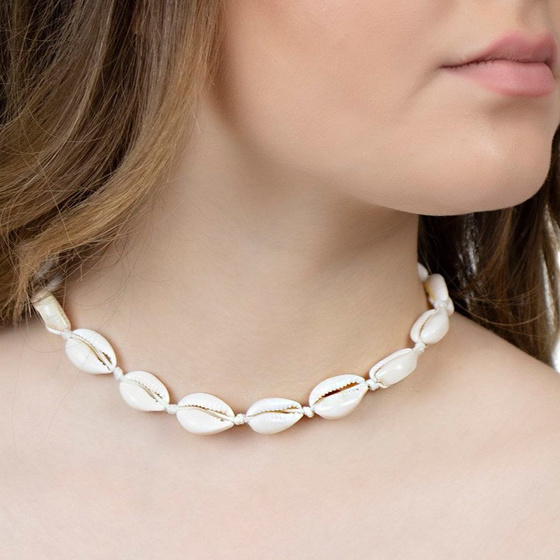 CHOKER naszyjnik wiązany MUSZELKI biały SZNUREK