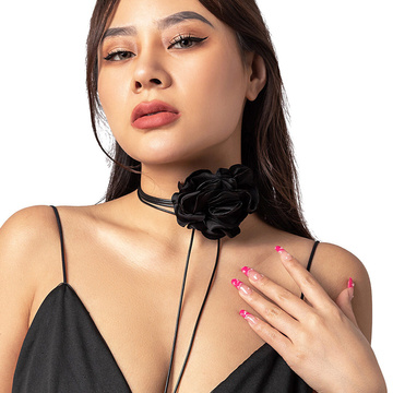 Naszyjnik CHOKER ozdobny RÓŻA na szyję KWIAT na rzemyku czarny